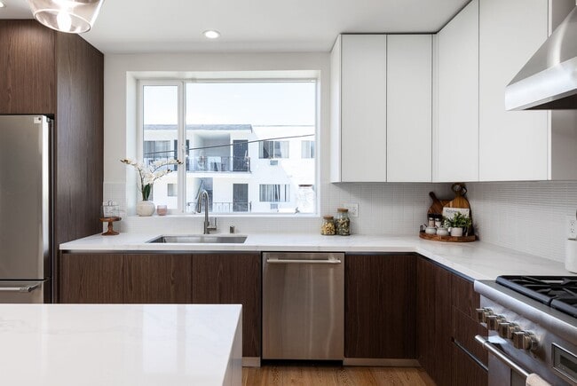 Building Photo - Brand New LUXURY 2026 Construction Homes in Silverlake!