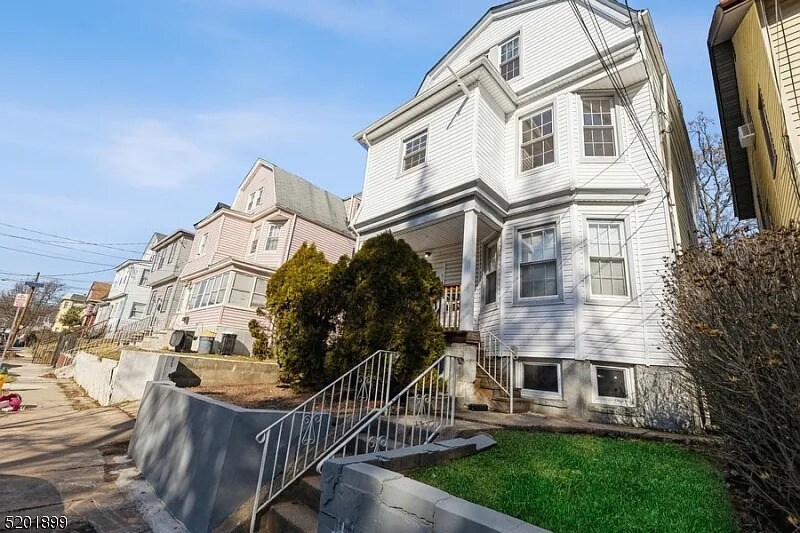 Front - 17 Kenmore Ave