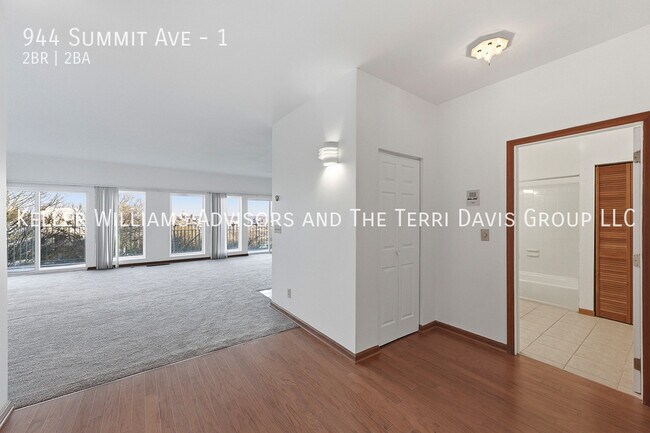 Foto del edificio - 944 Summit Ave