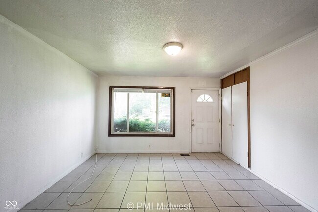 Foto del edificio - 8124 E 37th St