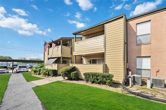 Foto del edificio - 15534 Zabolio Dr