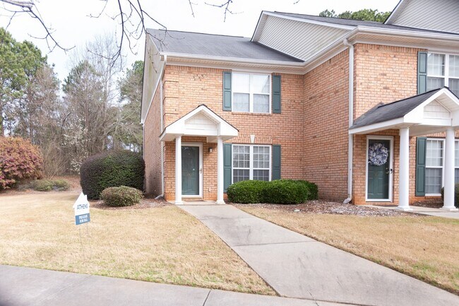 Foto del edificio - 2 Bedroom Townhome off Atlanta Hwy!
