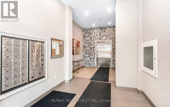 Building Photo - 427 Aberdeen Ave