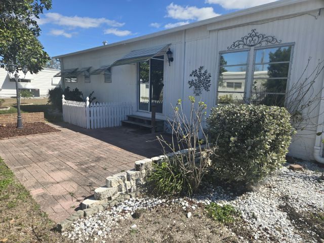 Foto del edificio - 303 50th Avenue Plaza W