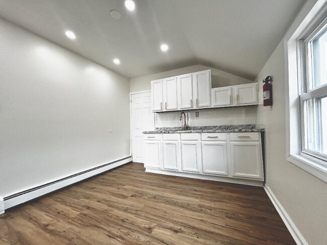 Building Photo - 180 N 12th St