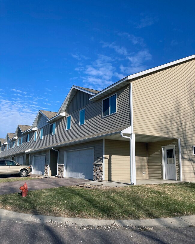 Building Photo - 600 Tanager Path