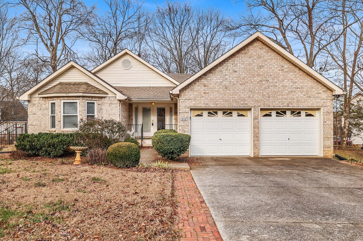 Foto principal - 413 Mountain View Ct
