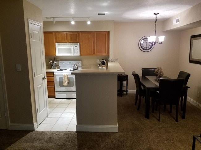 Building Photo - 1 br, 1 bath House - 2881 Huntington Blvd ...