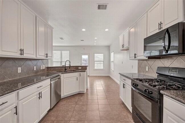 Building Photo - 142 Shadow Springs Trail
