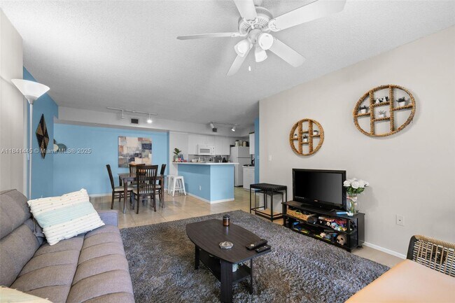 Building Photo - 2600 S University Dr