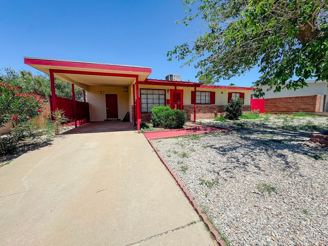 Primary Photo - 2311 Rolland Ave