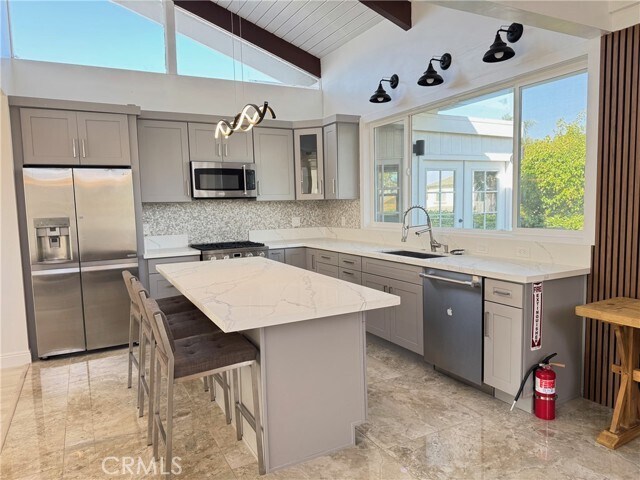 Foto del edificio - 16602 Wellington Cir