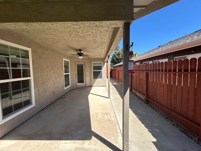Building Photo - 2088 Shadow Park Dr