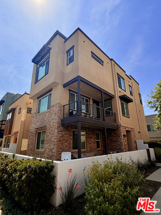 Building Photo - 657 Daniel Freeman Cir