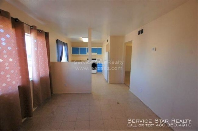 Building Photo - 2 bedroom in Phoenix AZ 85040-1454