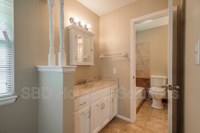 Foto del edificio - 200 SE Crestwood St