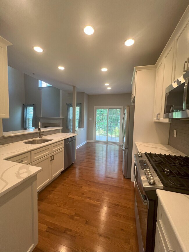 Foto del edificio - 4638 Old Oak Rd