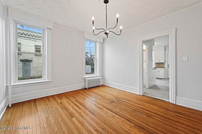 Building Photo - 521 23rd St