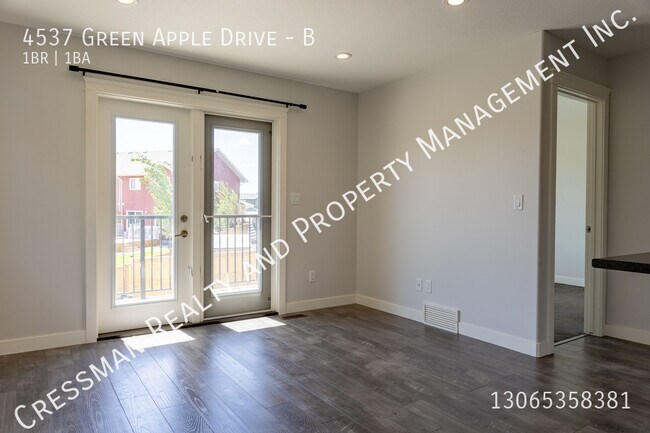Building Photo - 1 Bed 1 Bath Carriage suite in Regina SK