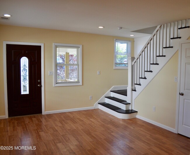 Building Photo - 485 Joline Ave