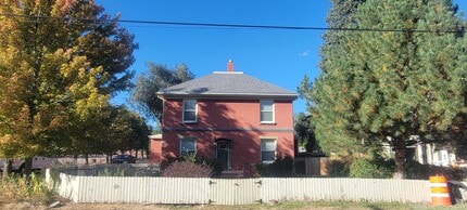 Building Photo - 1265 Park Ave