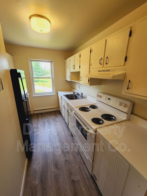 Building Photo - 404 Woodcliff Ave