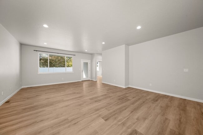 Building Photo - 4255 &amp; 4257