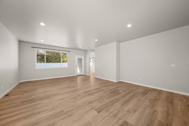 Building Photo - 4299 N Stout Ct