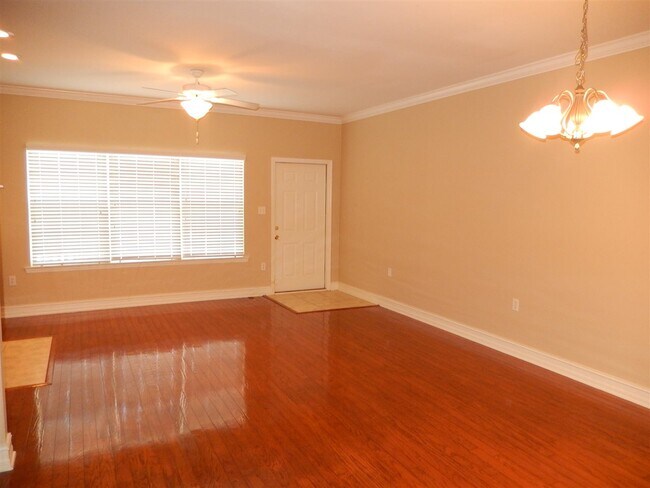 Foto del edificio - 1520 Crescent Hills Dr