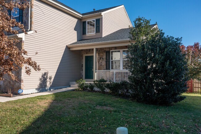 Building Photo - 5005 Crest Haven Way