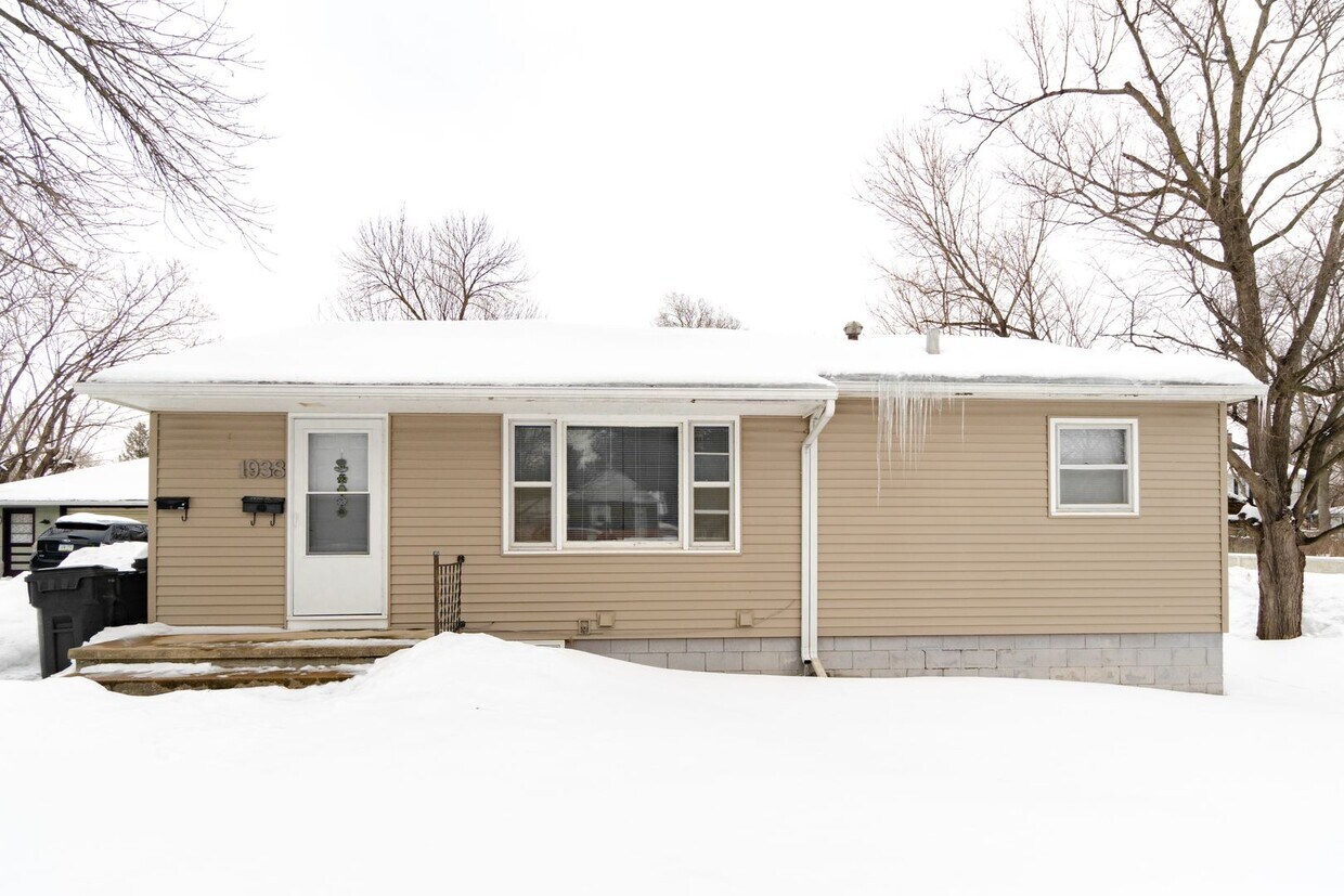 Foto principal - 1938 1/2 Franklin St - Cedar Falls