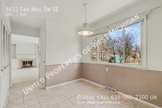Building Photo - 5622 Far Hill Dr SE