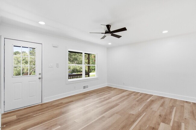 Foto del edificio - 3201 Hopkins Rd