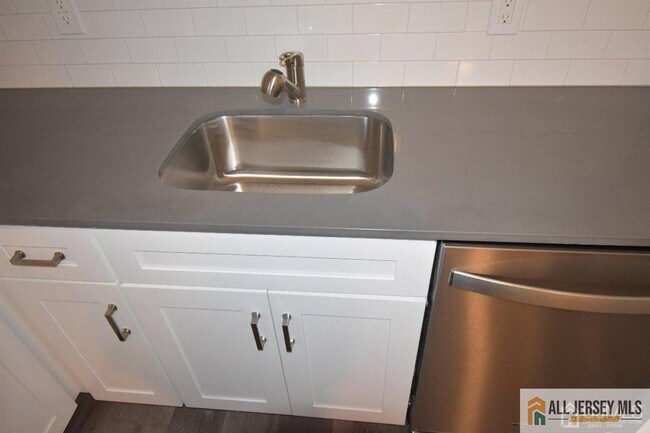 Foto del edificio - 1 Lee Ave