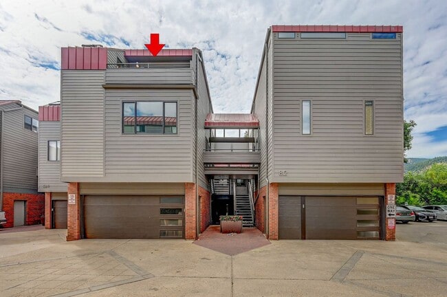 Downtown 3bed/3 bath w/2-car garage - $5500 - Downtown 3bed/3 bath w/2-car garage - $5500 House