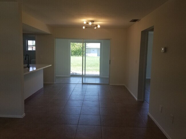 Photo - 1102 SE 8th Terrace Apartment