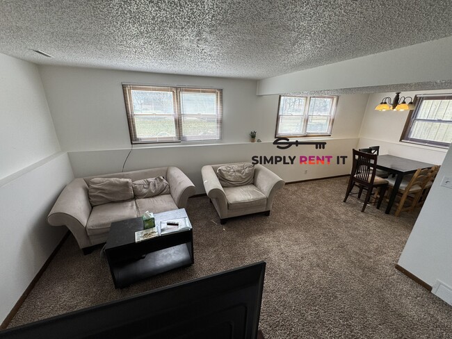 Building Photo - Downtown 2 Bedroom near Bandshell Park