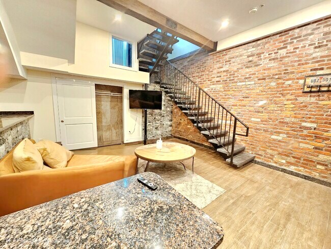 Foto del edificio - 1028 Commonwealth Ave