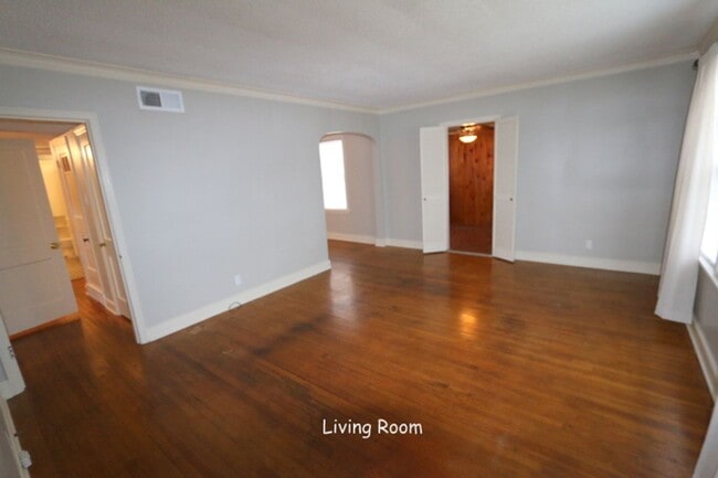 Photo - GREAT NEIGHBORHOOD - LOTS OF ROOM House