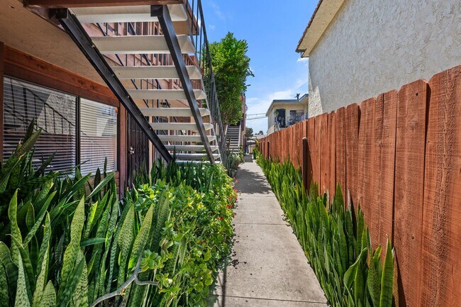 Building Photo - NORTH PARK BEAUTY...RECENTLY REMODELED 2 B...