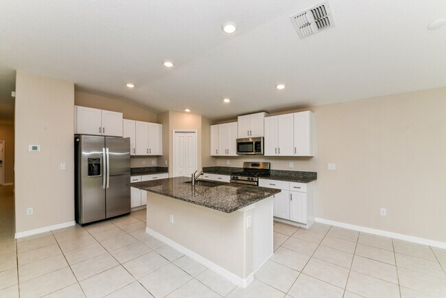 Building Photo - 4235 84th Ct E