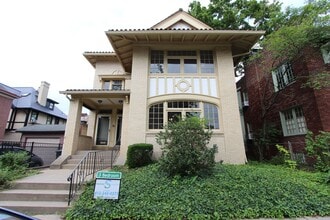 Building Photo - 524-526-526 St James Pl