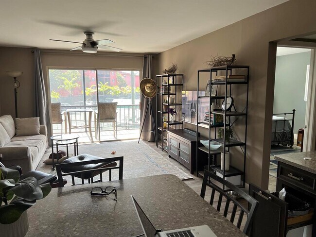 Foto del edificio - 630 Tennis Club Dr