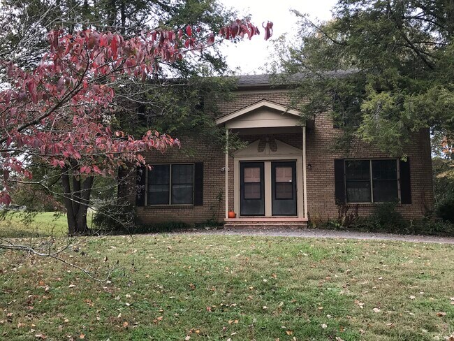 Building Photo - 801 Sky Blue Dr