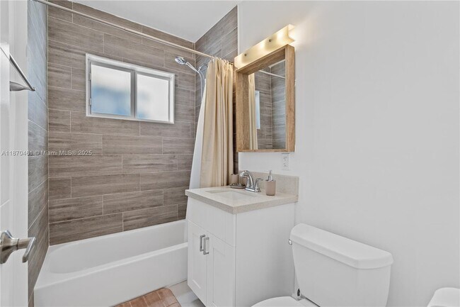 Foto del edificio - 1440 NE 149th St