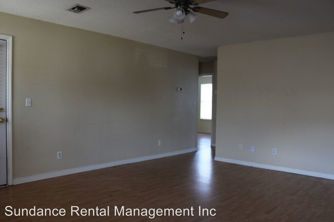 Building Photo - 442 Apple Dr