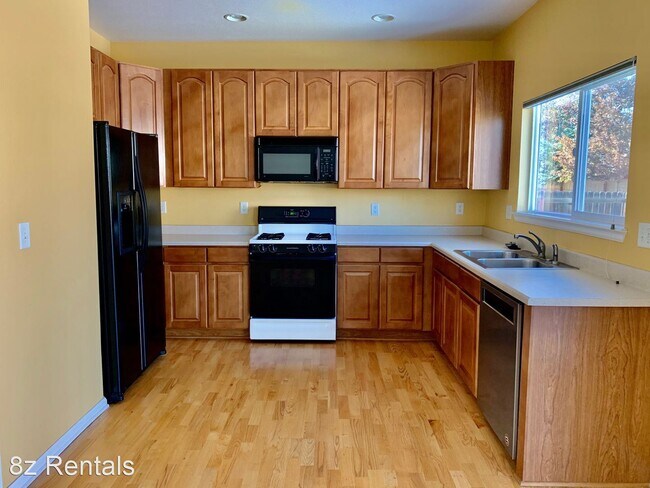 Building Photo - 3 br, 2.5 bath House - 3605 Huron Peak Avenue