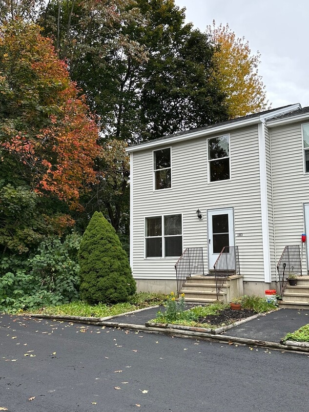 Primary Photo - 6 Banks Ln