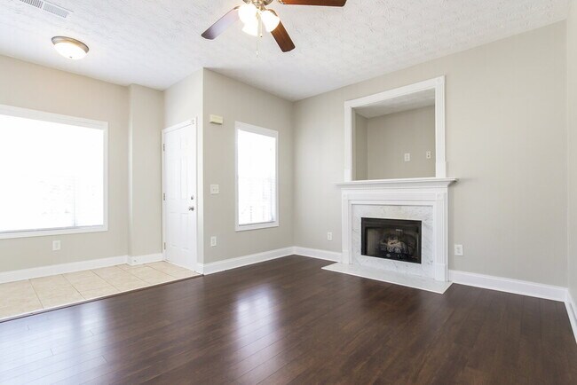 Foto del edificio - 206 Providence Rd