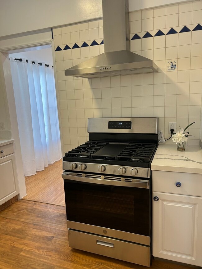 Foto del edificio - 850 S Kenmore Ave